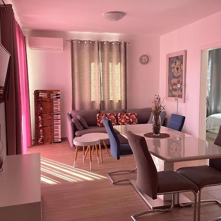 Strawberry Apartman Bol Kültér fotó