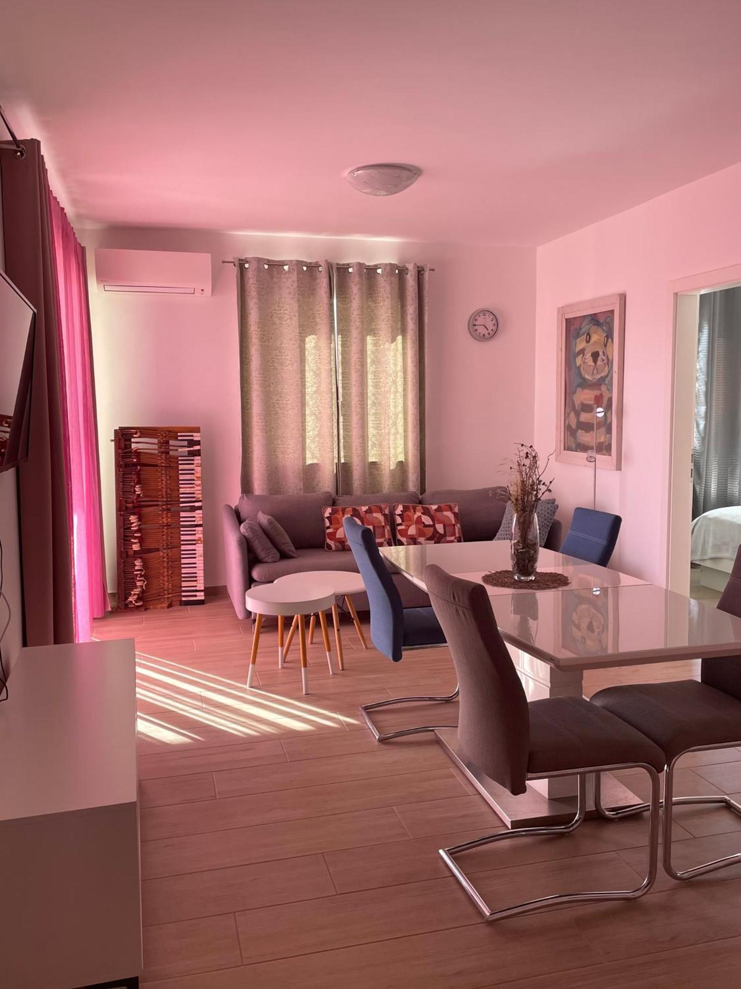 Strawberry Apartman Bol Kültér fotó